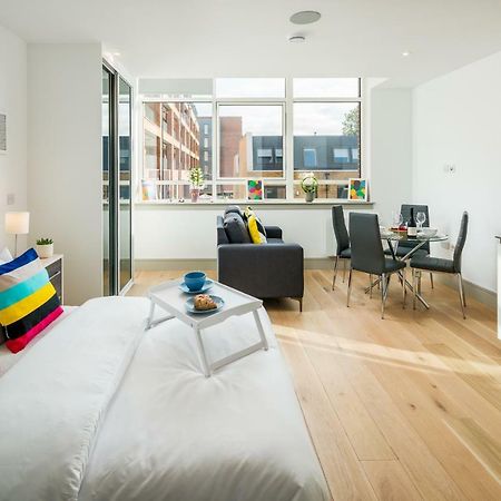 Modern London City Apartment - Victoria Line Exterior photo