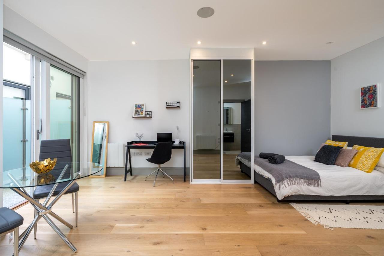 Modern London City Apartment - Victoria Line Exterior photo